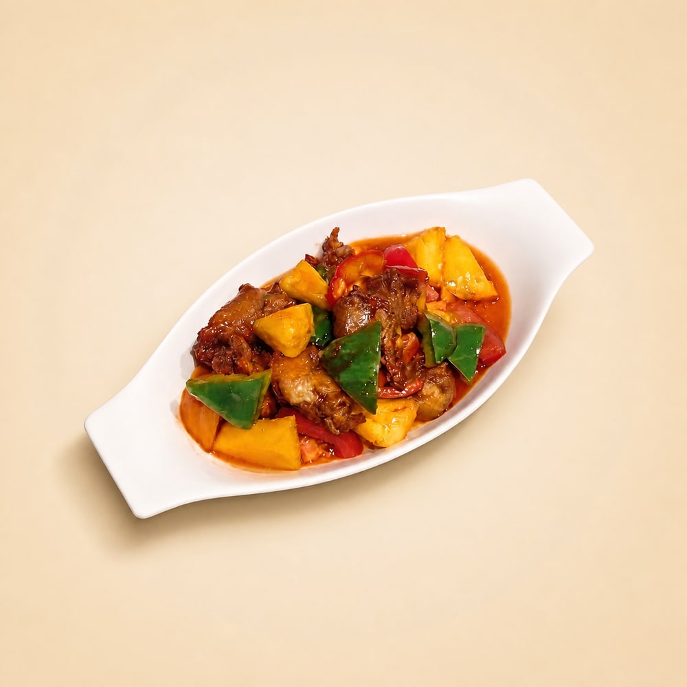 Sweet and sour vegetarian chicken with pineapple and peppers