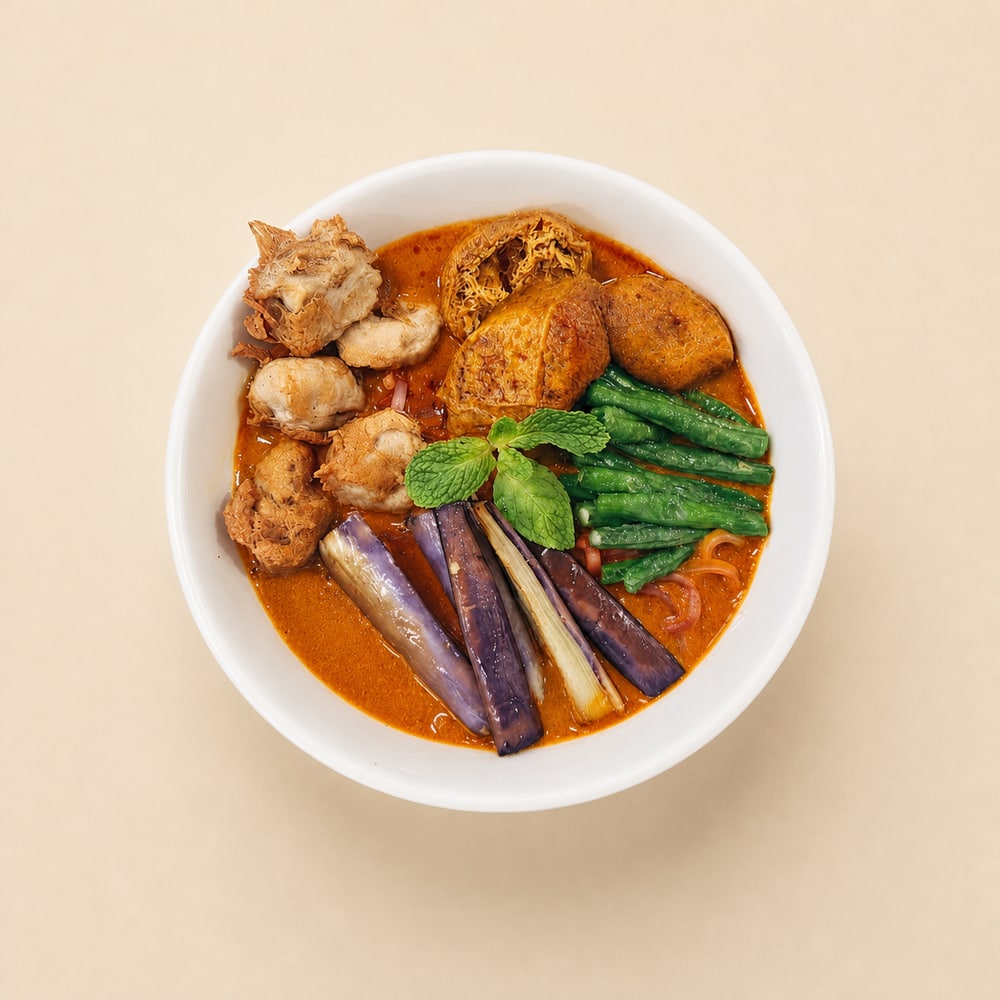 Vegetarian curry chicken noodle with eggplant and long beans