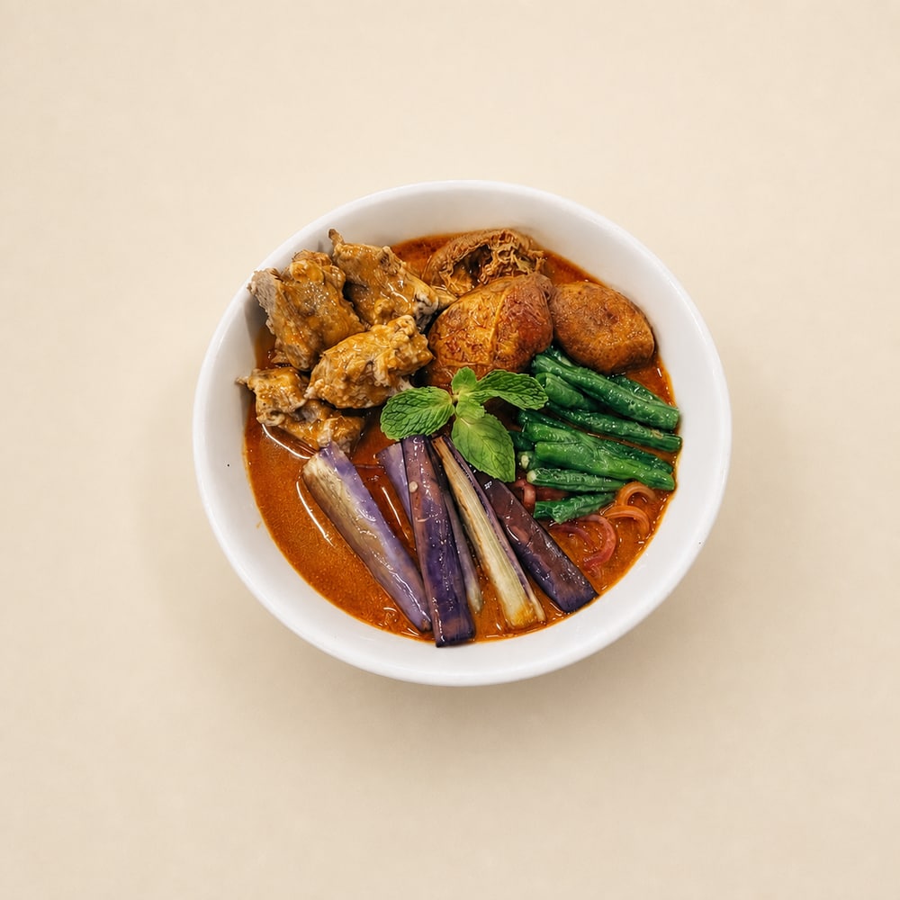 Vegetarian curry mutton noodle with eggplant and long beans